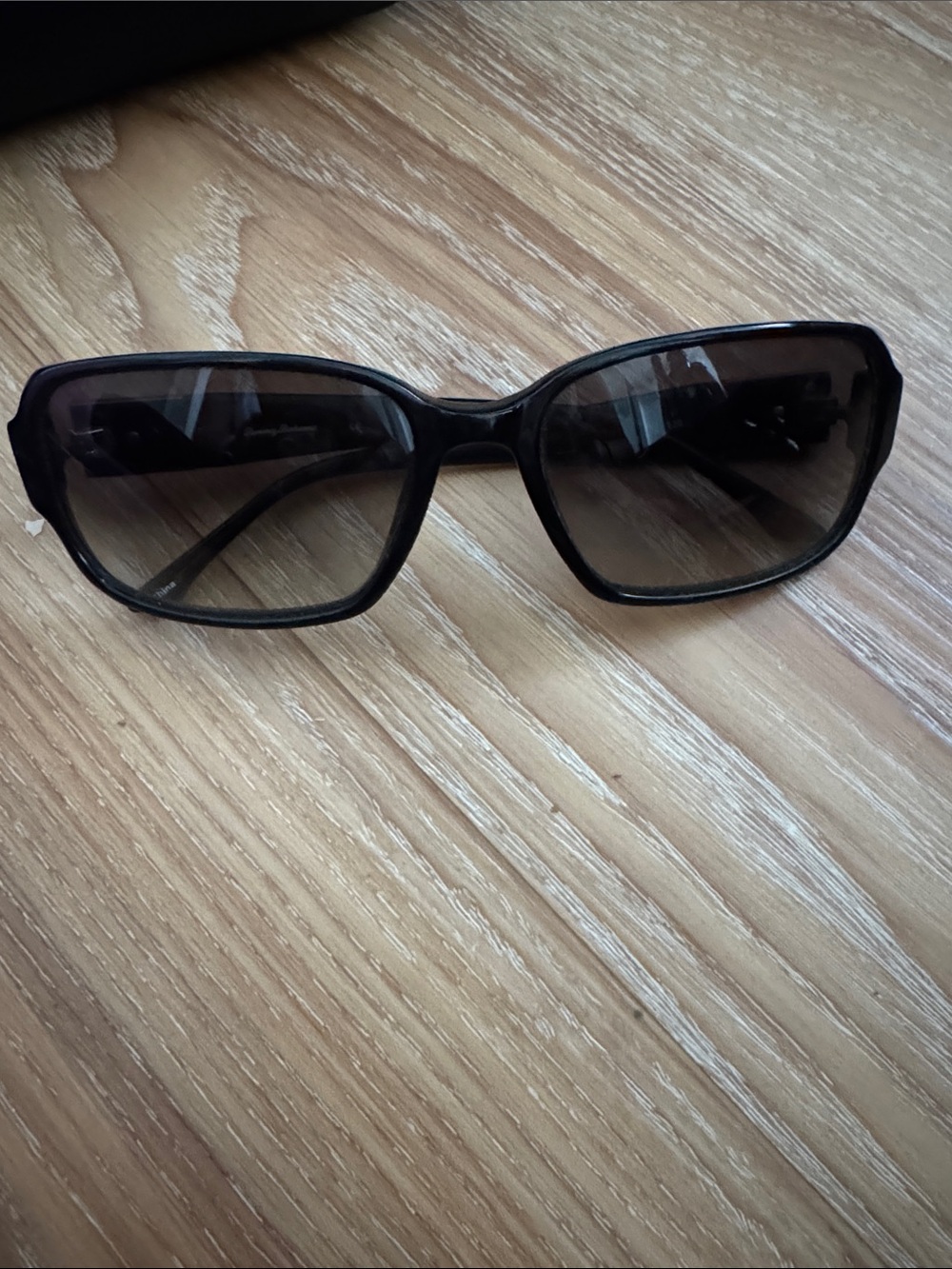 Tommy Bahama Black Women's Rectangular Sunglasses